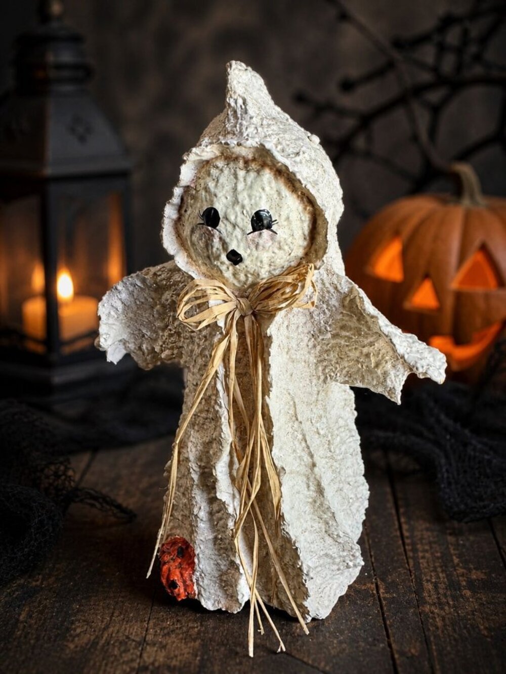 1997 Enesco Broomsnickle Ghost Figurine Linda Lindquist Baldwin 6 3/4"